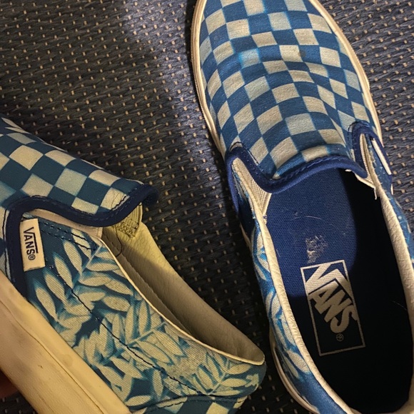 Vans - Picture 2 of 2